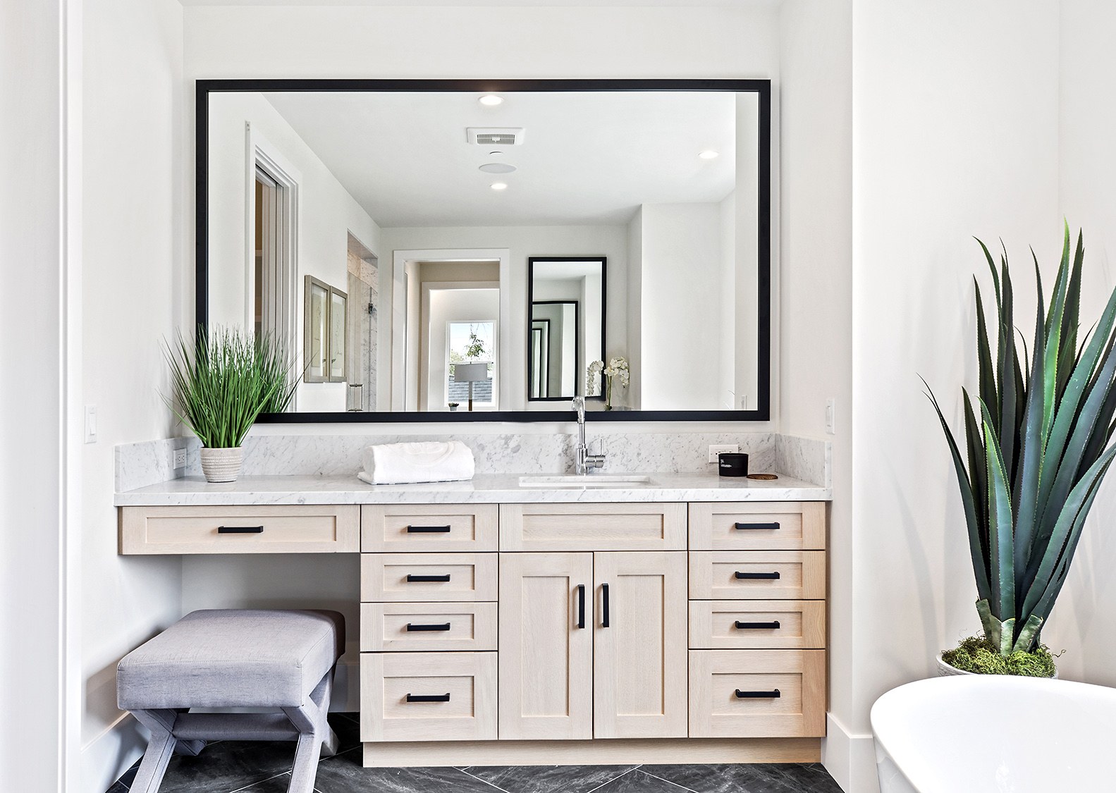 Costa Mesa Street residence, photo 17